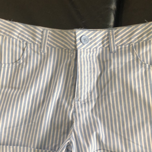 Blue pin striped short shorts size Medium - Picture 5 of 7